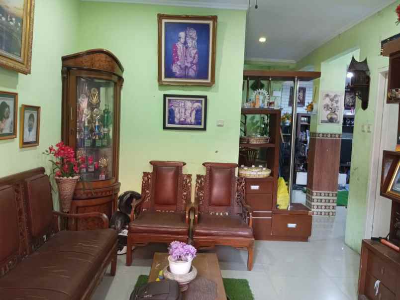 dijual rumah margahayu