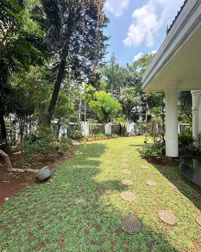 dijual rumah melawai