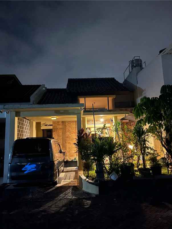 dijual rumah merapi view