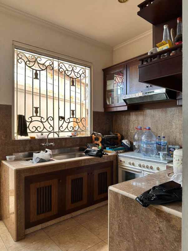 dijual rumah mewah lokasi taman golf lippo karawaci