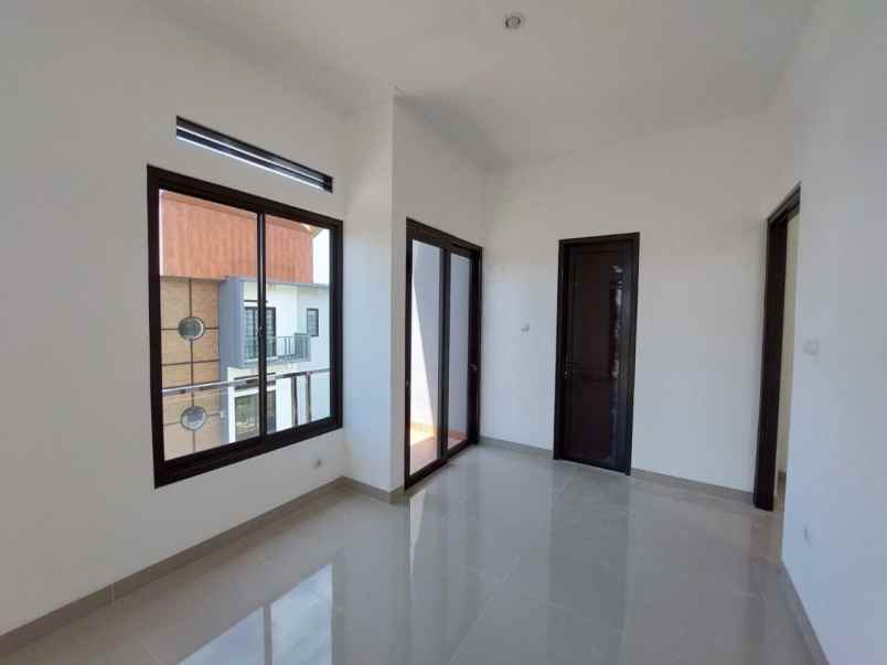 dijual rumah modern mewah 2 lantai kolmas atas cimahi