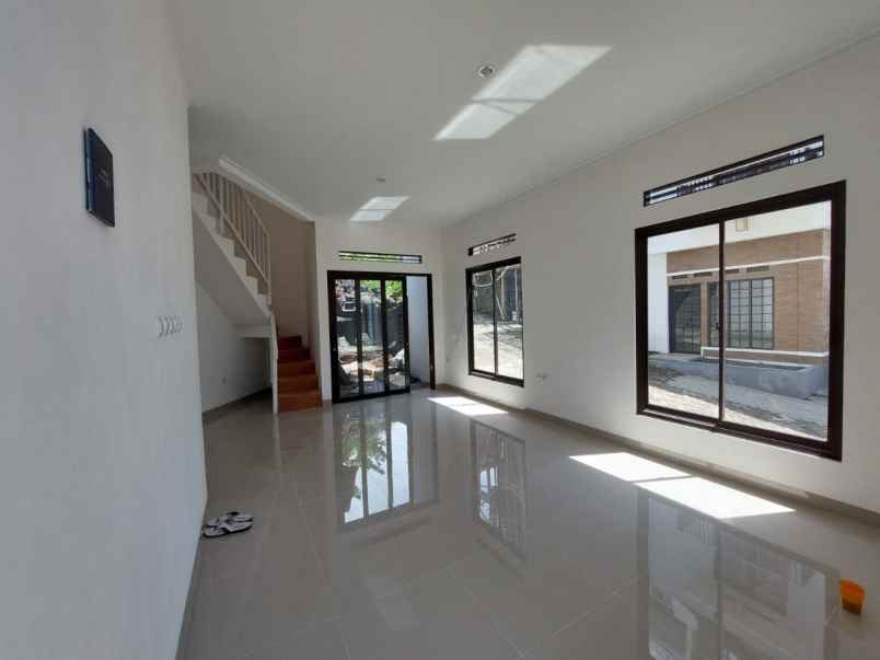 dijual rumah modern mewah 2 lantai kolmas atas cimahi