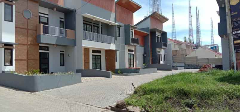 dijual rumah modern mewah 2 lantai kolmas atas cimahi