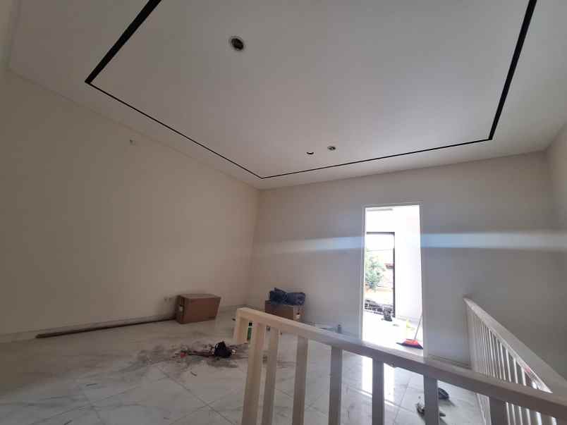 dijual rumah mulyosari