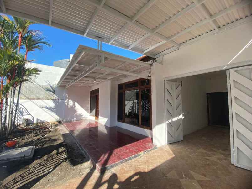 dijual rumah mulyosari surabaya