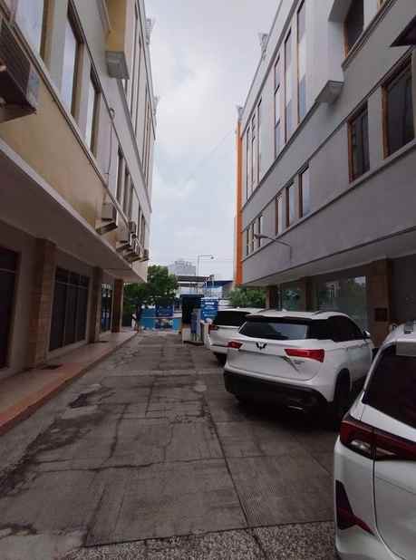 dijual rumah mulyosari utara