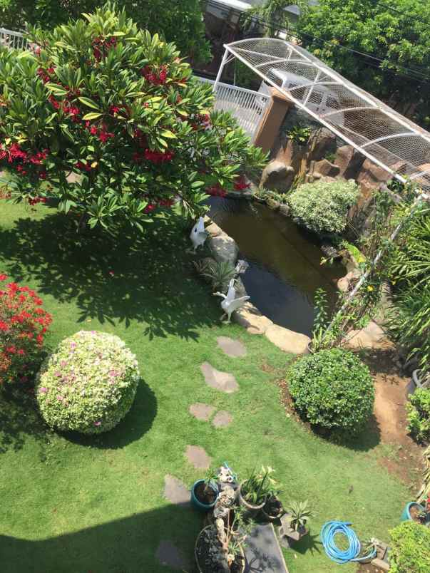 dijual rumah nginden intan barat