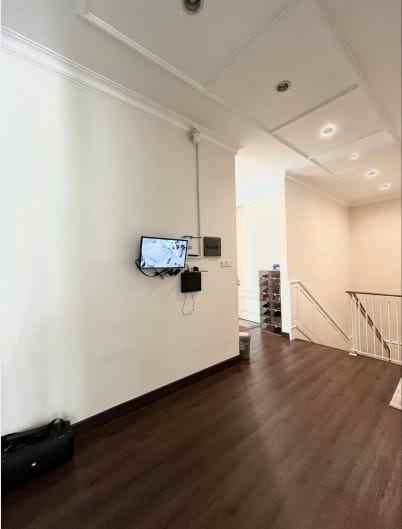 dijual rumah pakuwon city