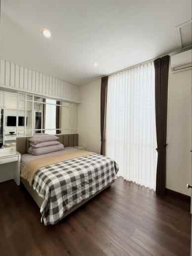 dijual rumah pakuwon city