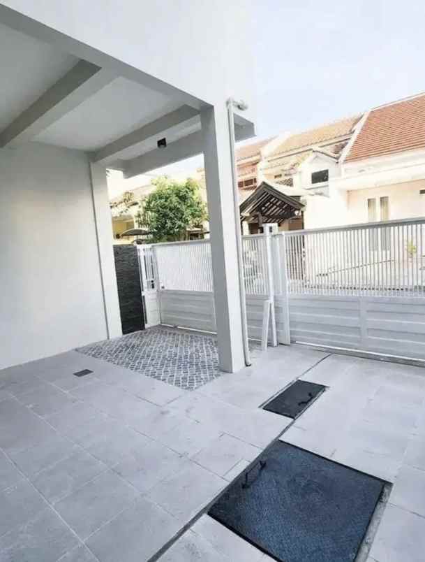 dijual rumah pakuwon city cluster taman