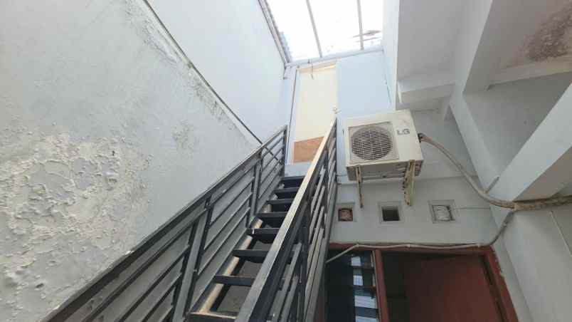 dijual rumah pandanaran hills