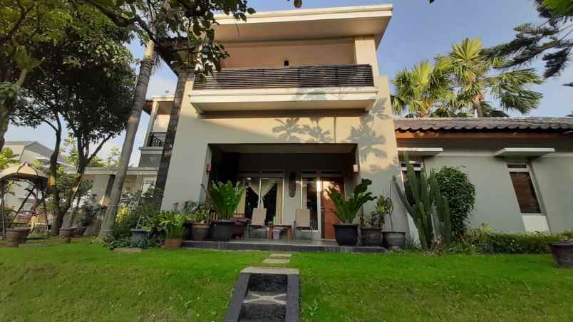 dijual rumah parahyangan