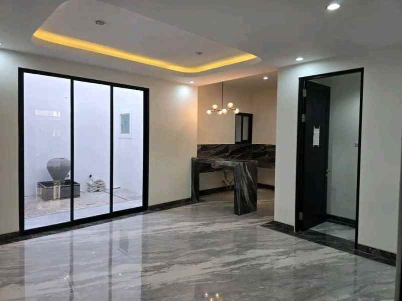 dijual rumah perumahan babatan pantai