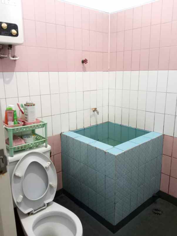 dijual rumah perumahan taman galaxy