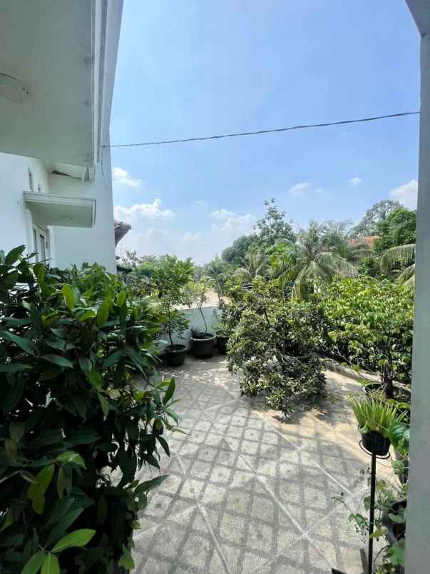dijual rumah pesona khayangan depok