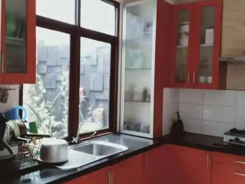 dijual rumah pondok kelapa