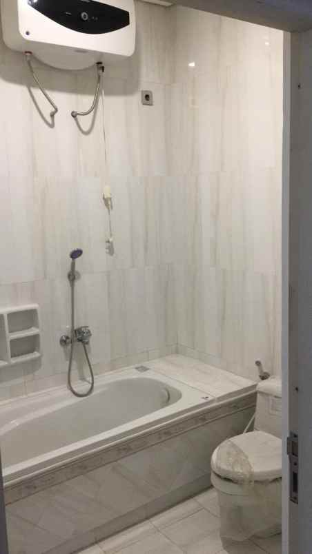 dijual rumah pondok kelapa