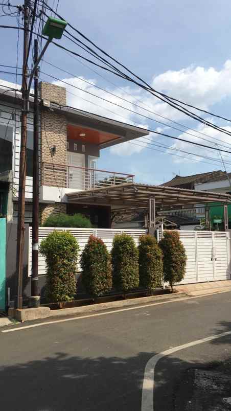 dijual rumah pondok kelapa