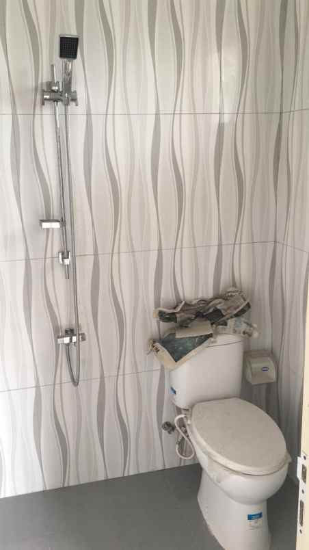 dijual rumah pondok kelapa