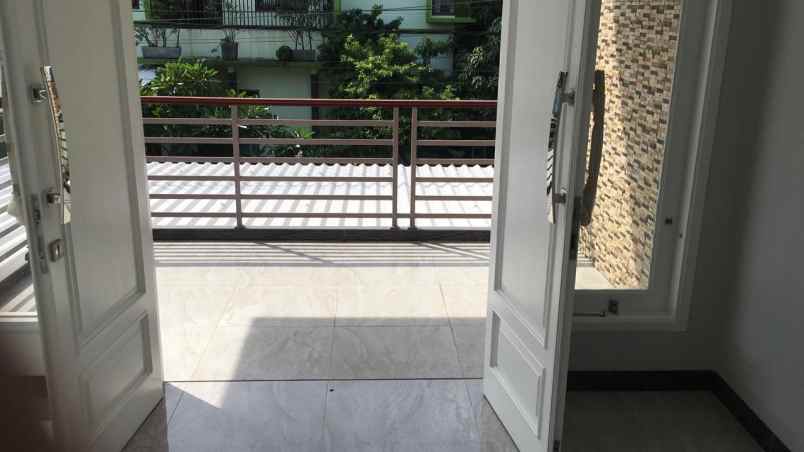 dijual rumah pondok kelapa