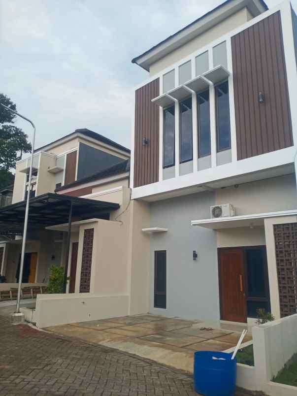 dijual rumah pudak payung