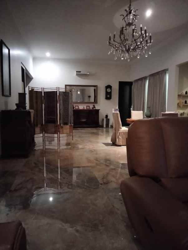 dijual rumah puri cinere