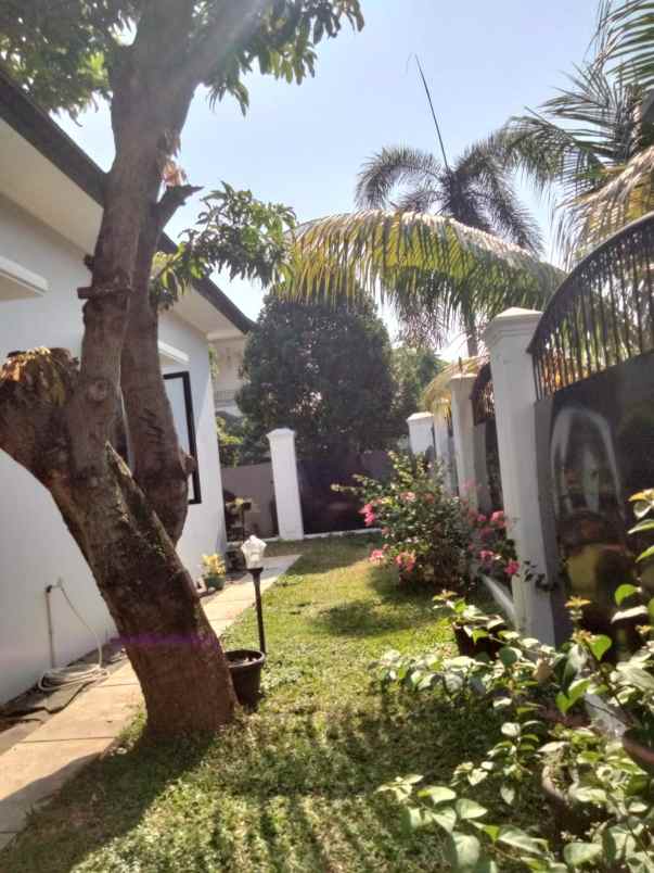 dijual rumah puri cinere