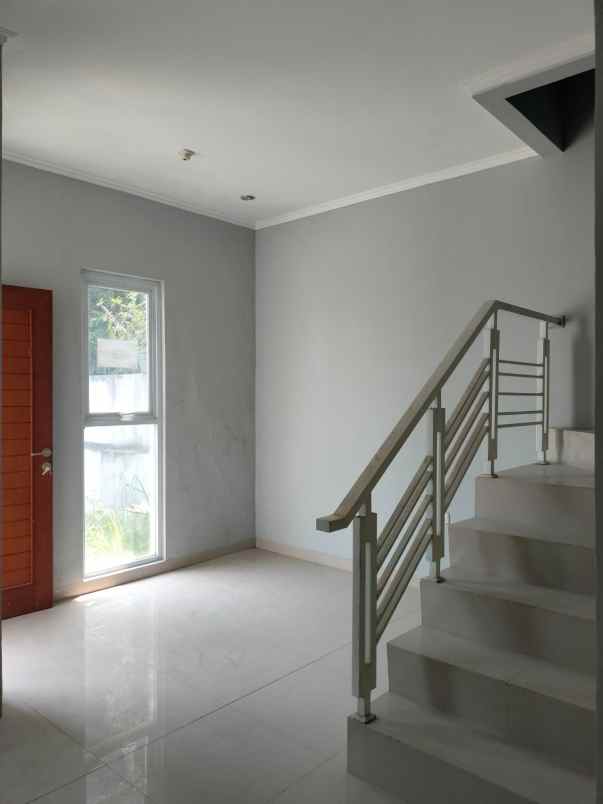 dijual rumah puri melia garden