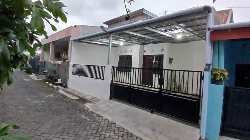 dijual rumah purwomartani