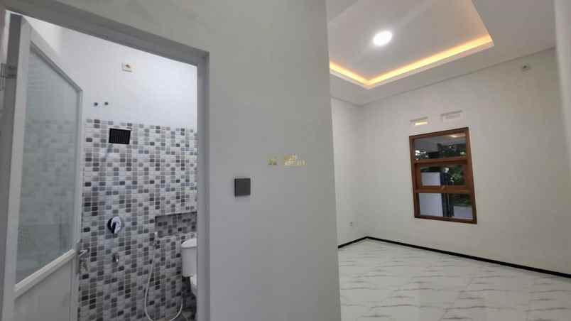 dijual rumah purwomartani