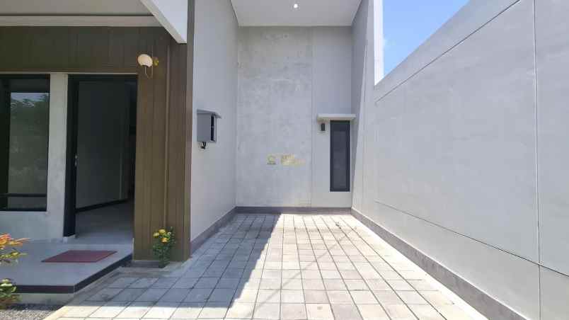 dijual rumah purwomartani