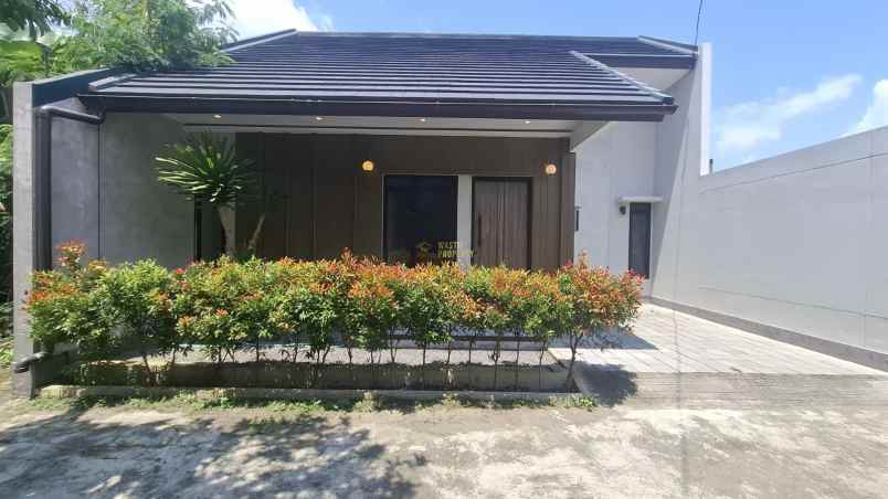 dijual rumah purwomartani