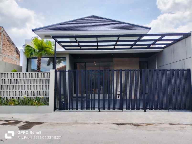 dijual rumah purwomartani kalasan