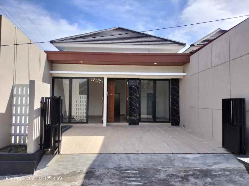 dijual rumah purwomartani kalasan