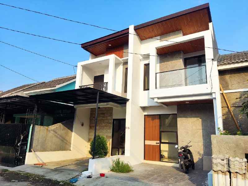dijual rumah royal paka
