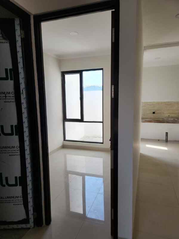 dijual rumah royal paka