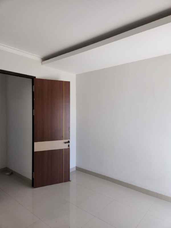 dijual rumah royal paka