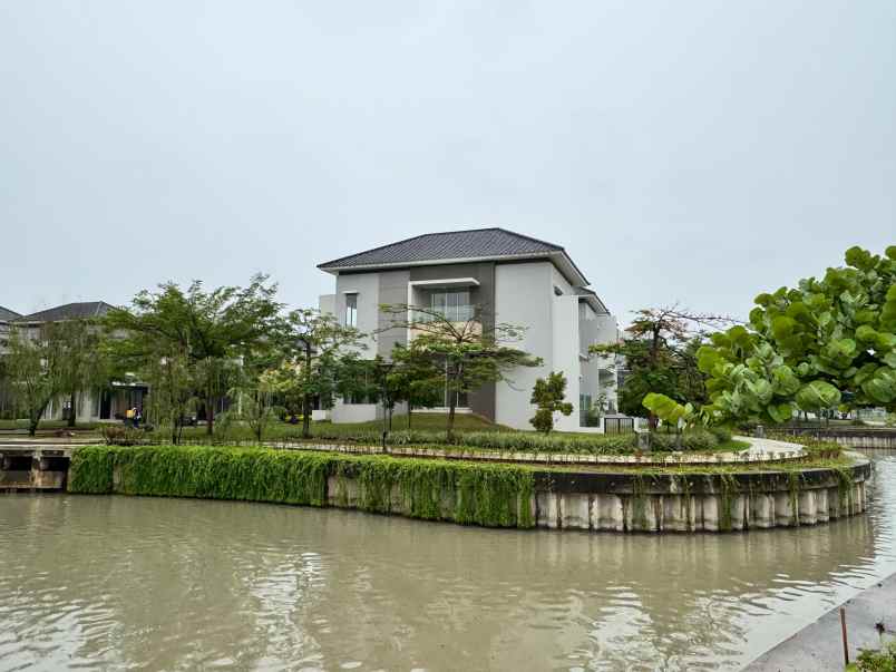 dijual rumah rumah di golf island