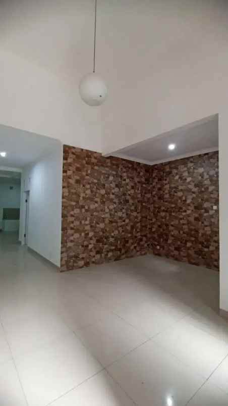 dijual rumah sariwangi regency