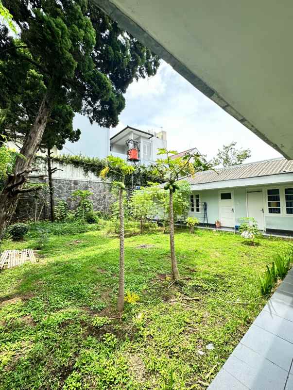 dijual rumah sayap dago