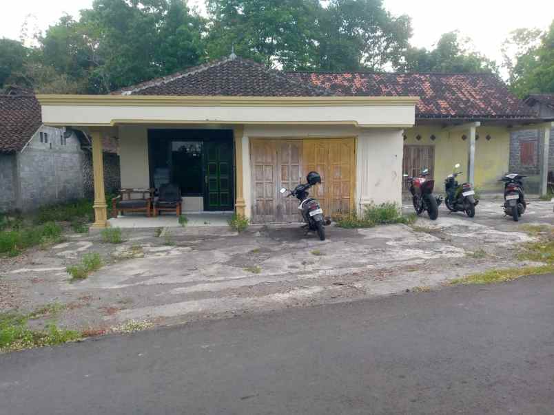 dijual rumah second temurejo manisrenggo