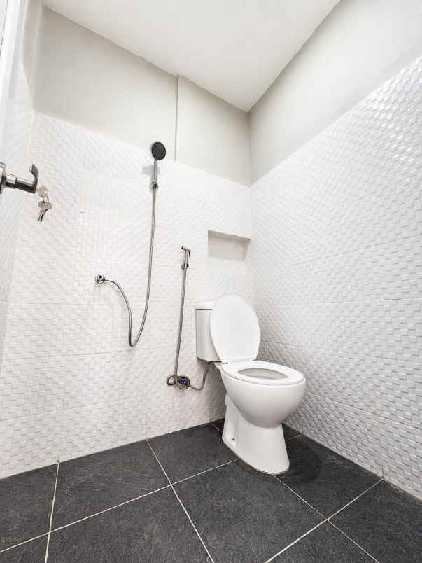 dijual rumah serpong setu tangerang selatan
