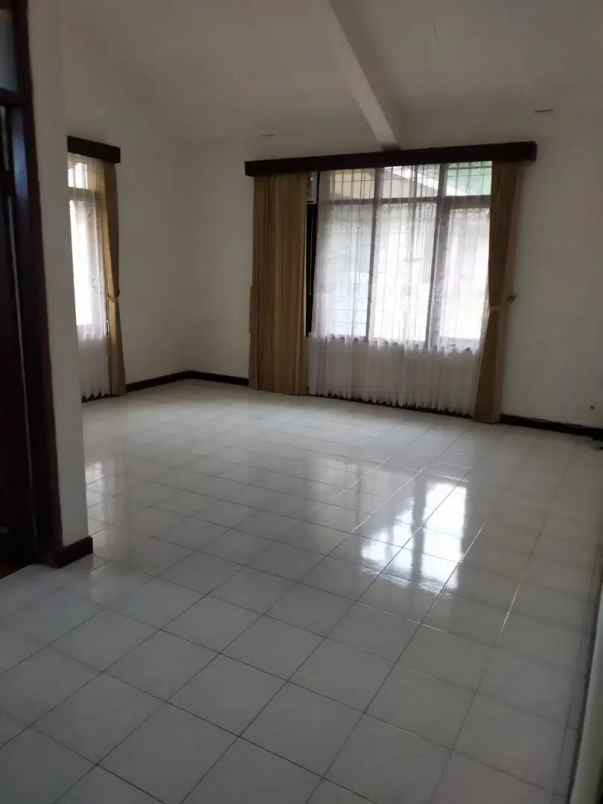 dijual rumah setiabudhi bandung