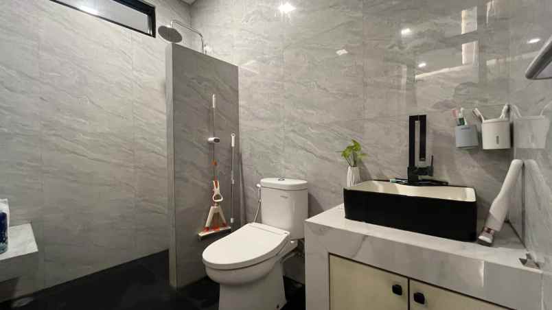 dijual rumah setra regency ciwaruga polban