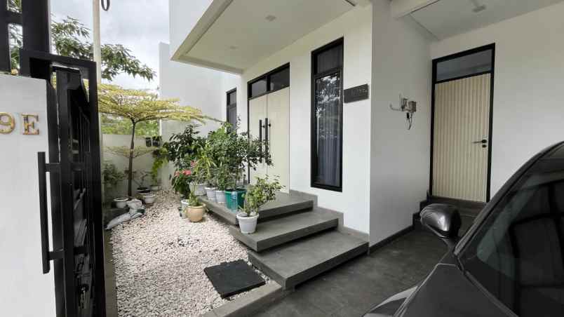 dijual rumah setra regency ciwaruga polban