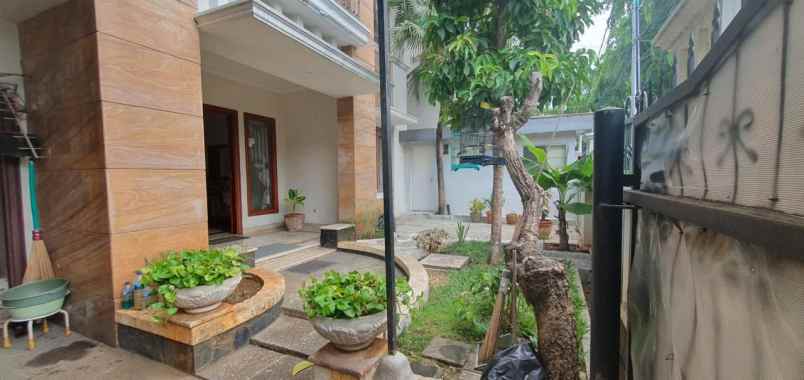 dijual rumah siap huni di cempaka putih jakarta pusat