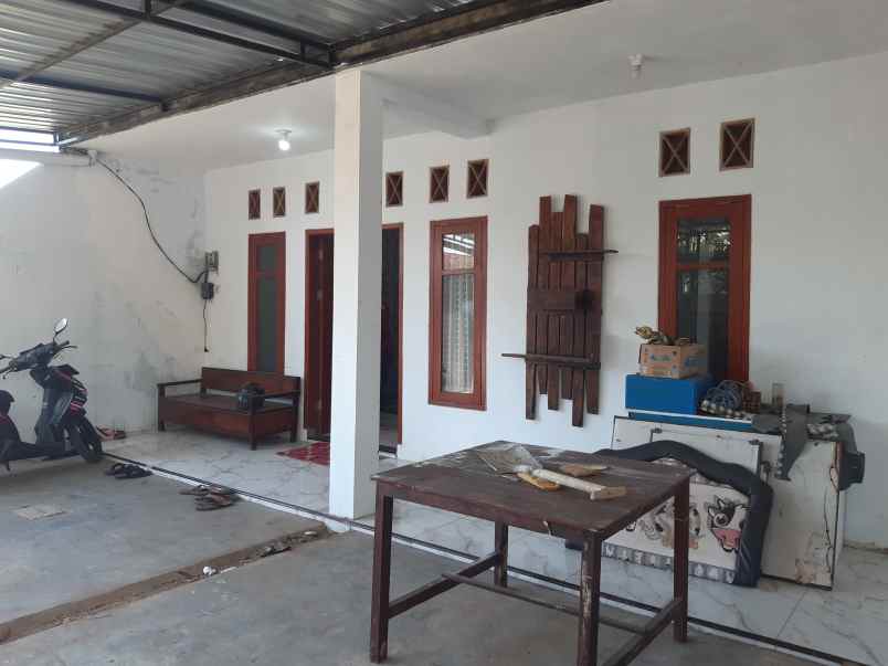 dijual rumah siap huni di desa dukuh mencek sukorambi