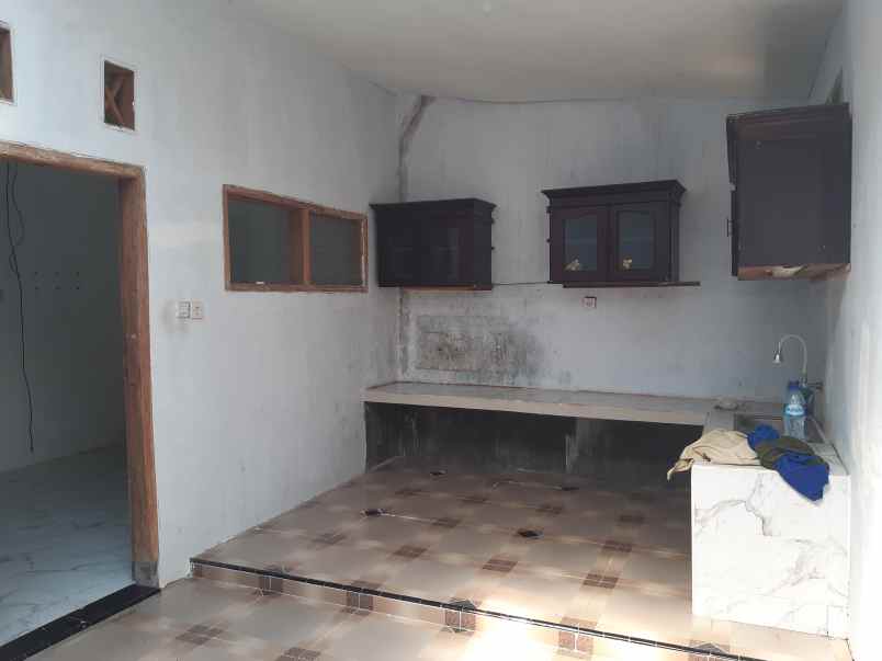 dijual rumah siap huni di desa dukuh mencek sukorambi