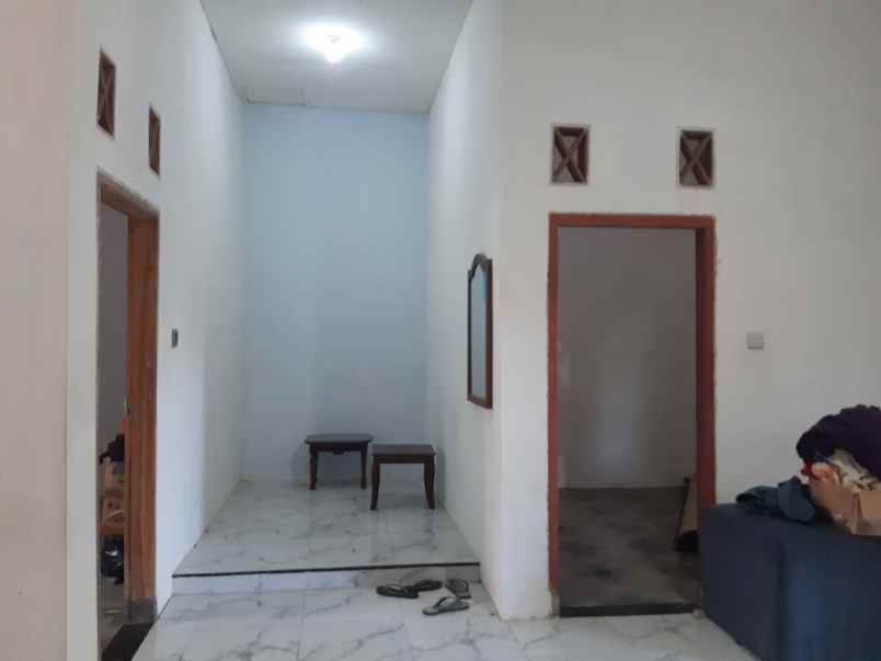 dijual rumah siap huni di desa dukuh mencek sukorambi