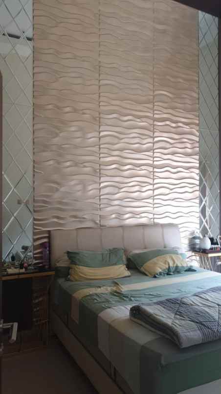 dijual rumah simpang darmo permai selatan